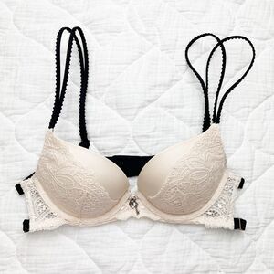 Victoria's Secret Very Sexy Push-Up Bra 34A Beige Lace Detailing